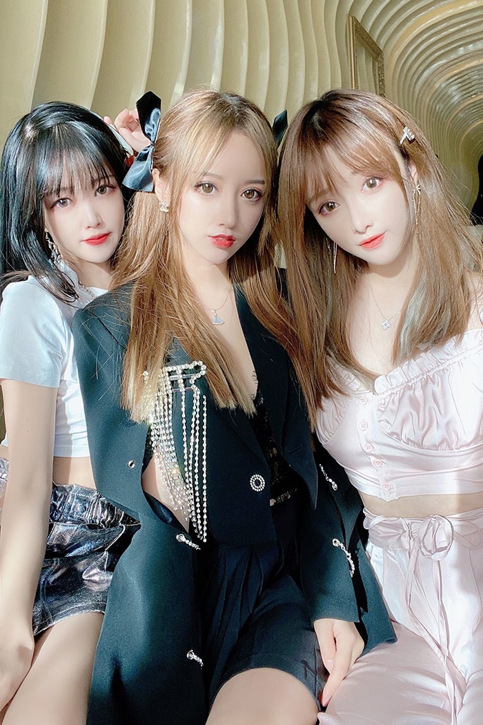 蜜桃小妹米线线蛇臀蜂腰醉酒裸露-IS