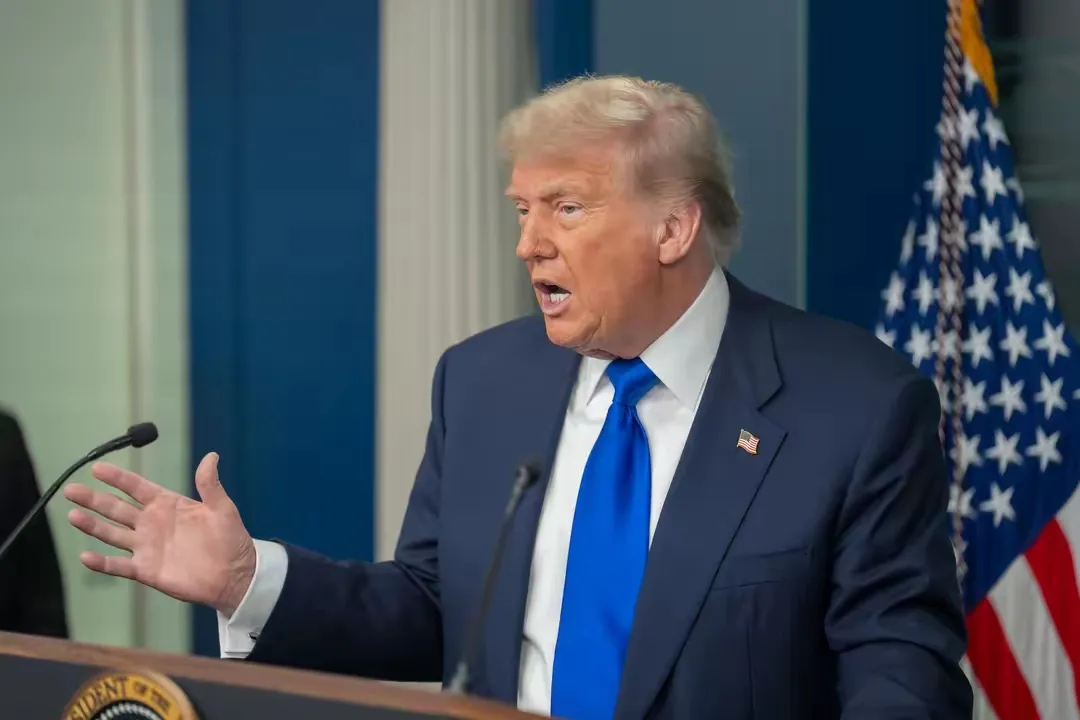 特朗普的计谋巧妙地一箭三雕，其意图是让中国从伊朗购买石油，实则隐藏着阴谋。-IS